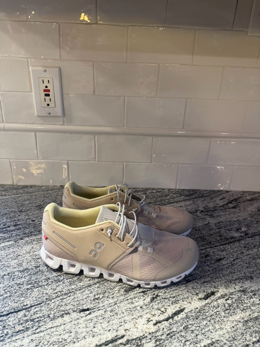 Women’s On Cloud 5 Terry Size 8.5